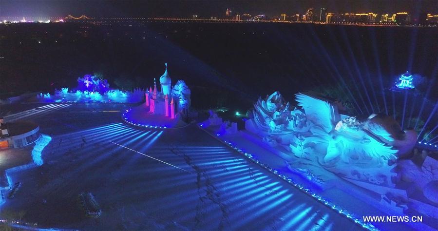 CHINA-HARBIN-SNOW SCULPTURE-LIGHT SHOW (CN)