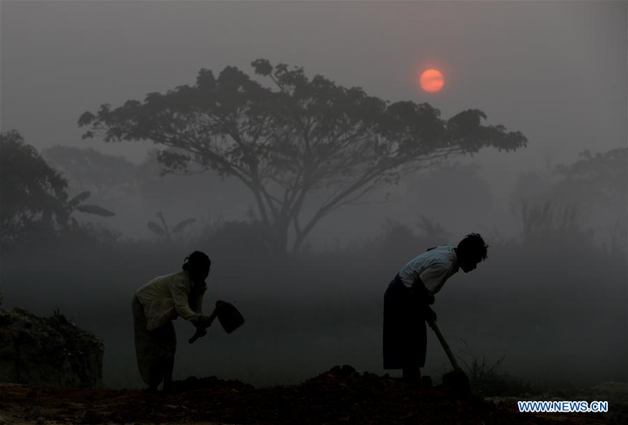 MYANMAR-YANGON-BRICK FACTORY-DAILY LIFE