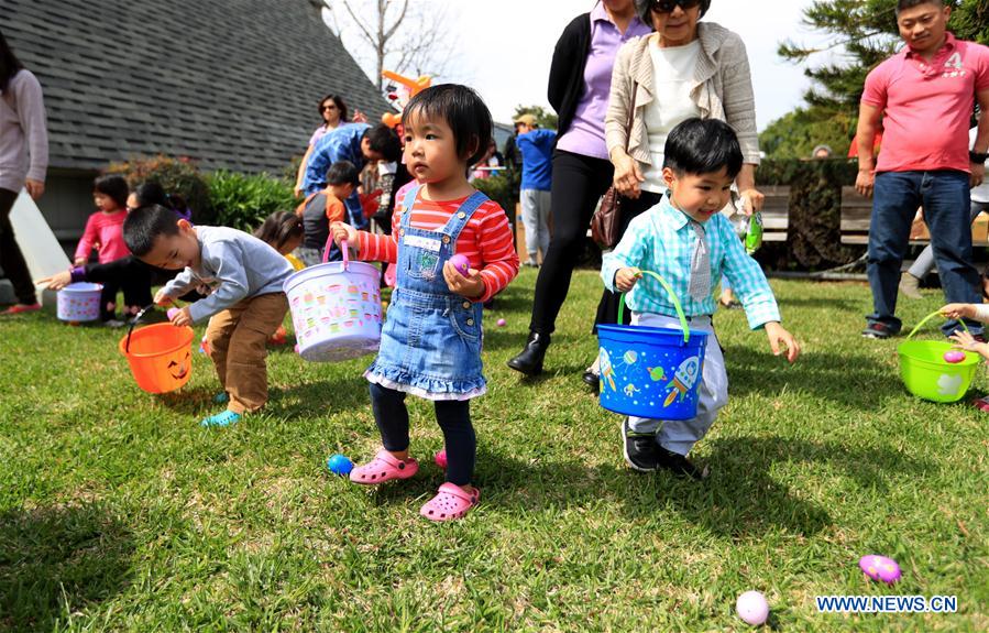 U.S.-LOS ANGELES-EASTER-EGG HUNT