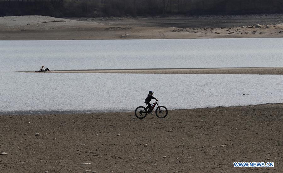 SWITZERLAND-BULLE-LAKE-GRUYERE-WATER LEVEL-LOWERING