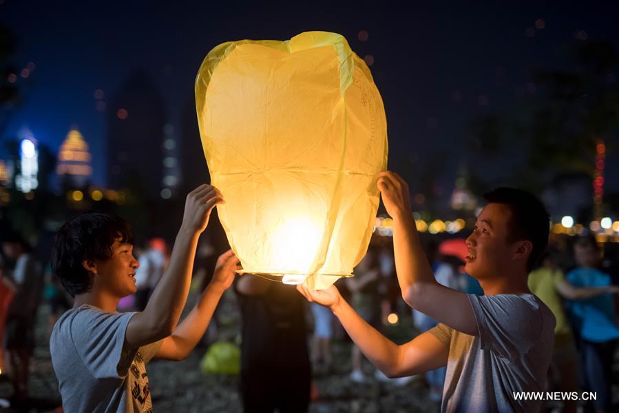 CHINA-YUNNAN-JINGHONG-KONGMING LANTERNS (CN)