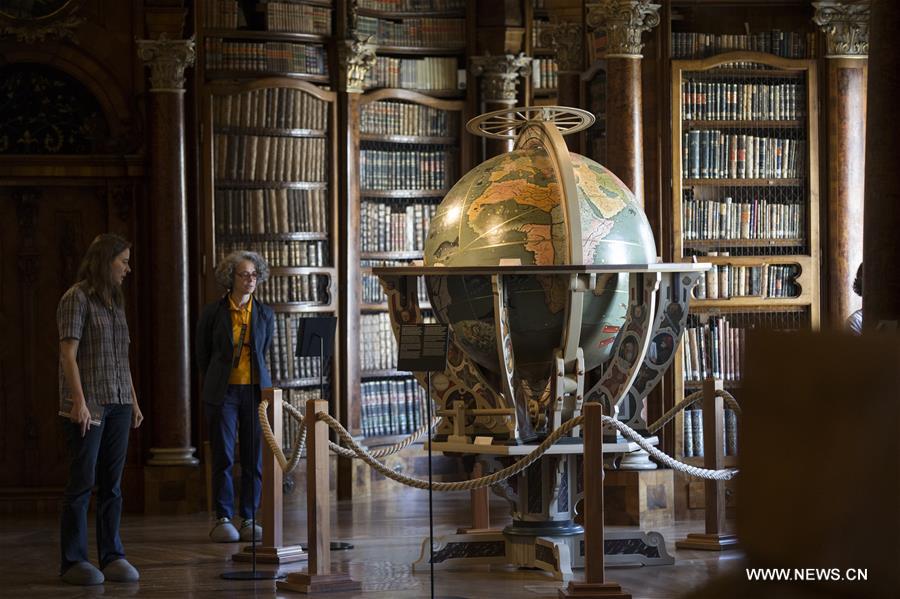 SWITZERLAND-ST.GALLEN CITY-ABBEY LIBRARY