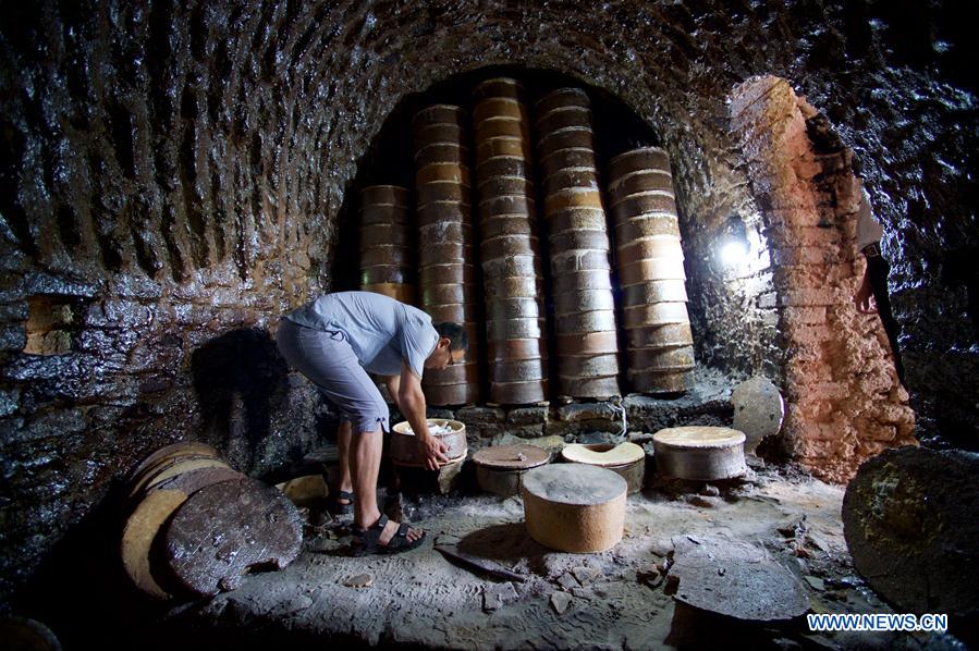 CHINA-FUJIAN-DEHUA-CERAMICS (CN)