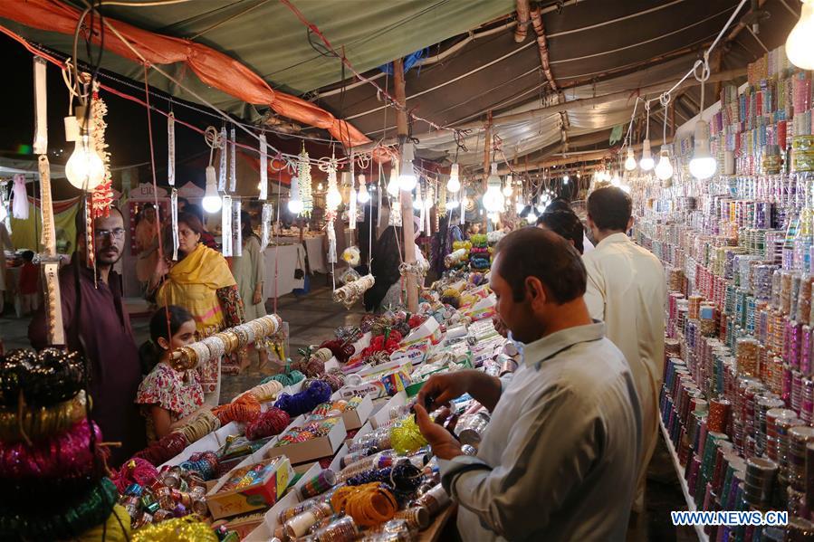 PAKISTAN-ISLAMABAD-EID-AL-FITR-SHOPPING