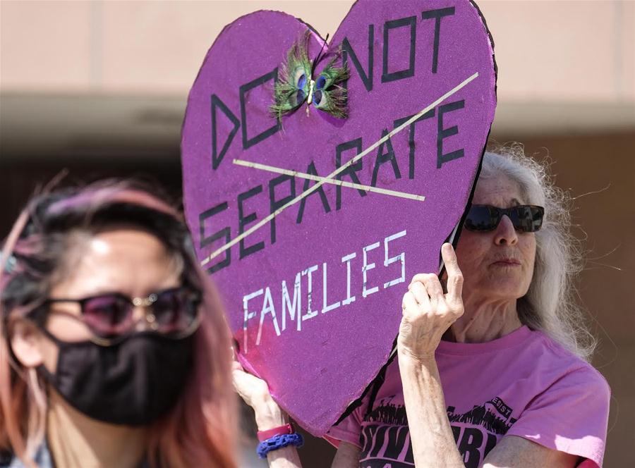 U.S.-LOS ANGELES-IMMIGRATION POLICY-PROTESTERS-ARREST