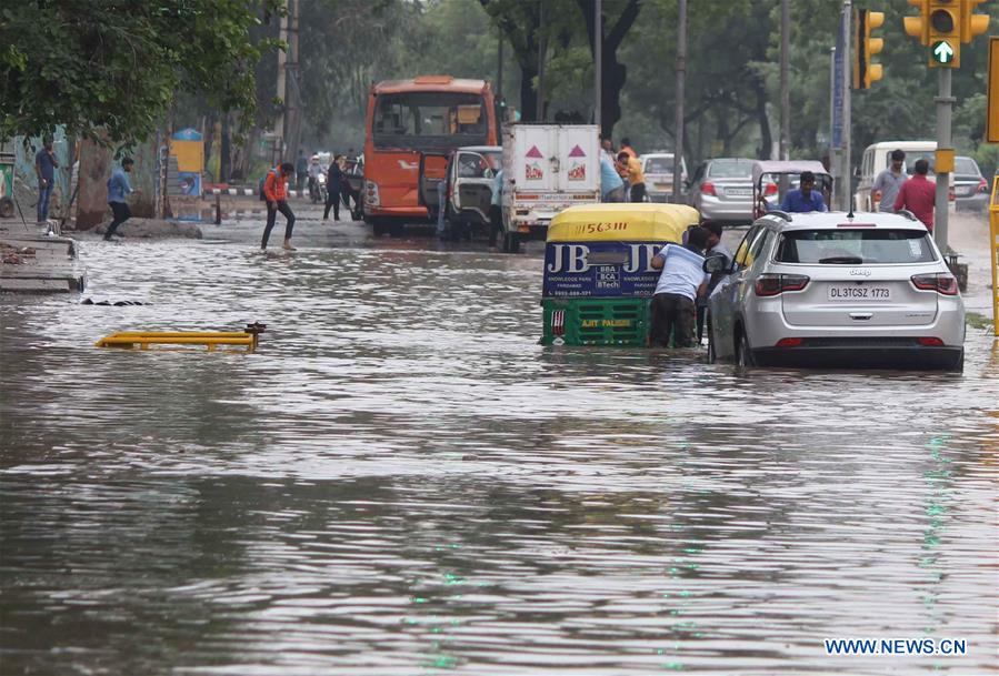 INDIA-NEW DELHI-HEAVY RAIN