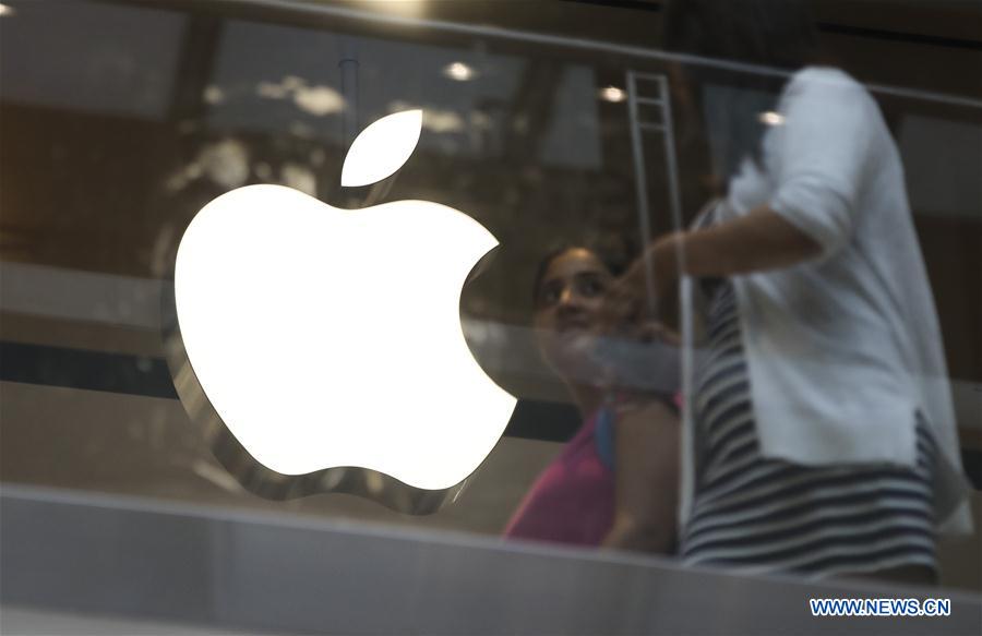 U.S.-NEW YORK-APPLE-SHARES-ONE TRILLION USD