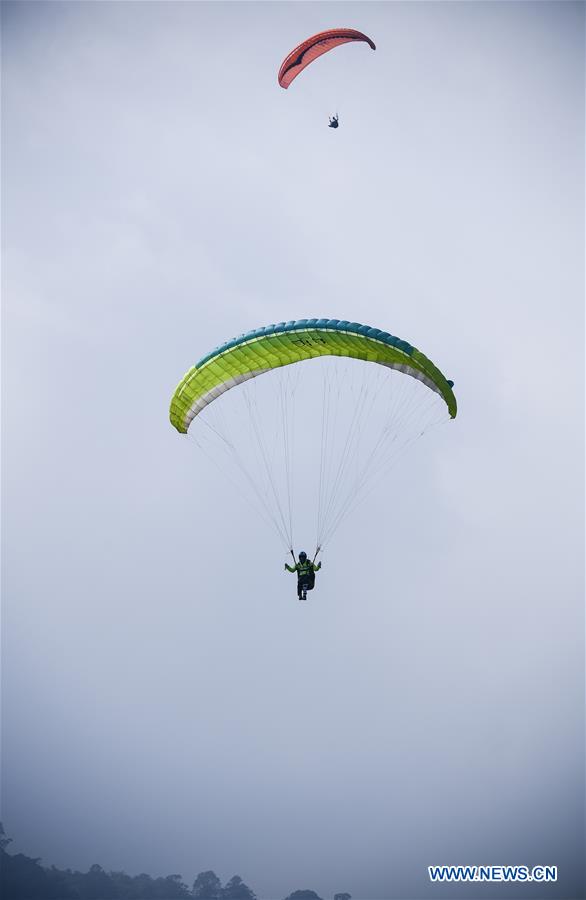 (SP)INDONESIA-PALEMBANG-ASIAN GAMES-PARAGLIDING