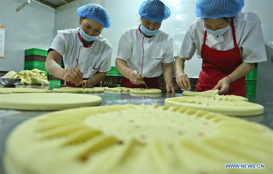 #CHINA-ZHANGYE-MID-AUTUMN FESTIVAL-MOON CAKE (CN)