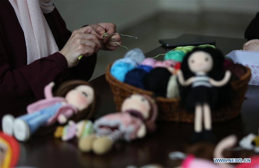 MIDEAST-NABLUS-SISTERS' BUSINESS-WOOL DOLLS