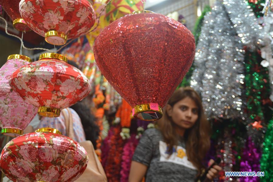 INDIA-BANGALORE-DIWALI FESTIVAL-LANTERNS