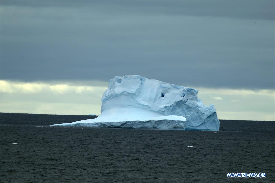 SOUTHERN OCEAN-CHINA'S RESEARCH ICEBREAKER XUELONG-ICEBERG