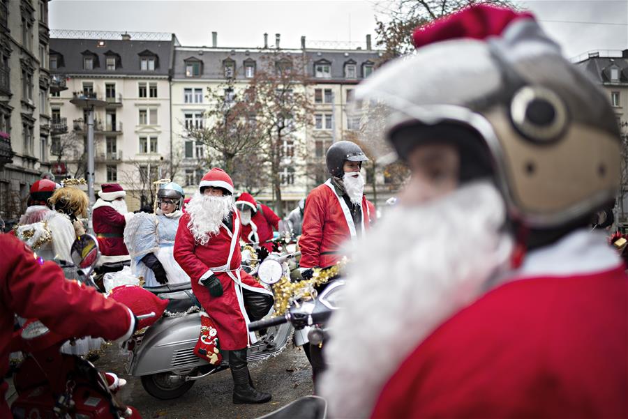 SWITZERLAND-ZURICH-SANTA CLAUS PARADE