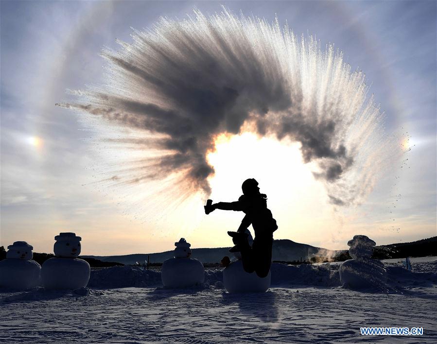 CHINA-HEILONGJIANG-MOHE-POURING WATER INTO ICE (CN)