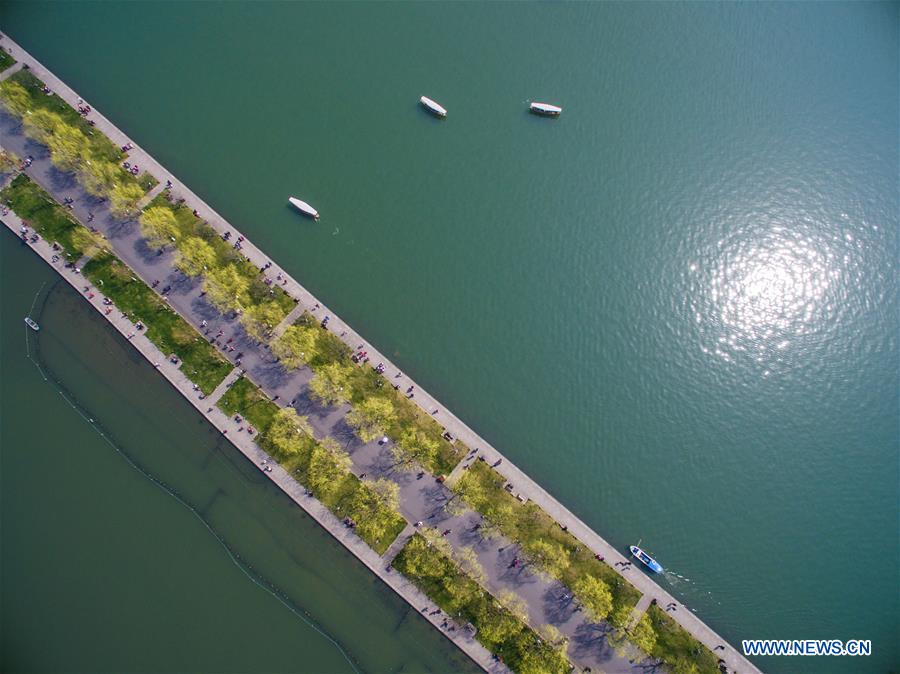 CHINA-ZHEJIANG-HANGZHOU-WEST LAKE-SCENERY (CN)