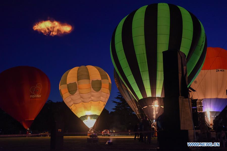 NEW ZEALAND-HAMILTON-HOT AIR BALLOON FESTIVAL-NIGHT GLOW