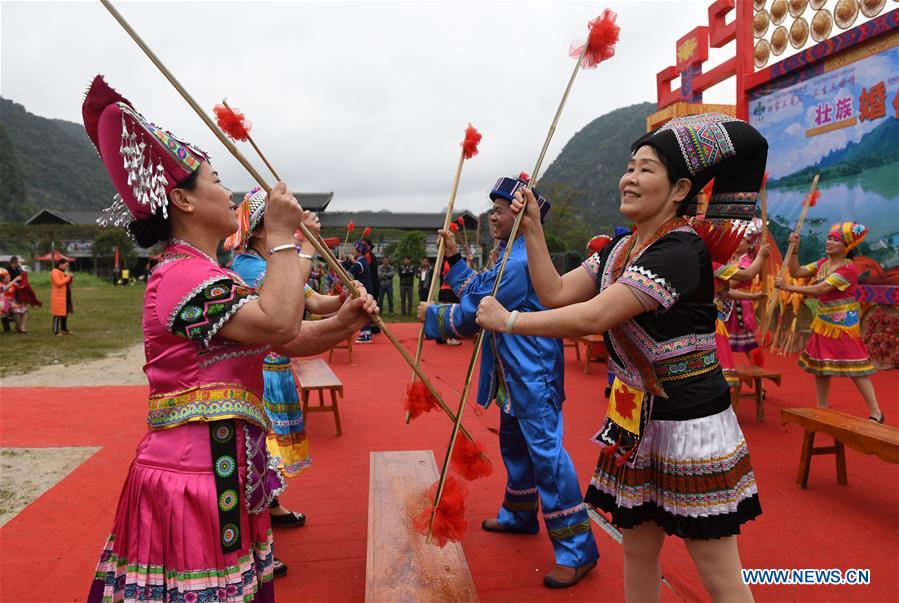 CHINA-GUANGXI-DU'AN-WEDDING CUSTOM (CN)