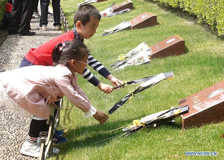 CHINA-SHANGHAI-QINGMING FESTIVAL-MARTYRS (CN)