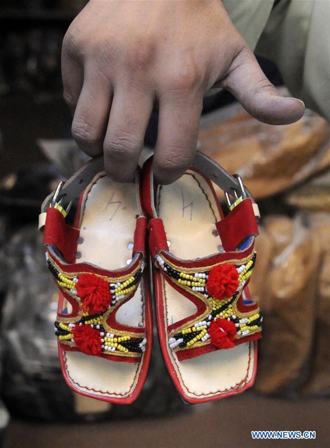 PAKISTAN-PESHAWAR-EID AL-FITR-SHOE MAKING