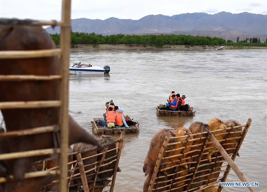 CHINA-GANSU-YELLOW RIVER-SHEEPSKIN RAFT (CN)