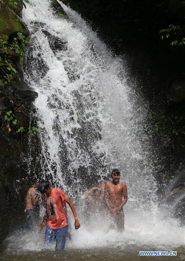 NEPAL-BHAKTAPUR-WATERFALL FUN