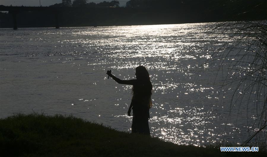 NEPAL-CHITWAN-SUNSET