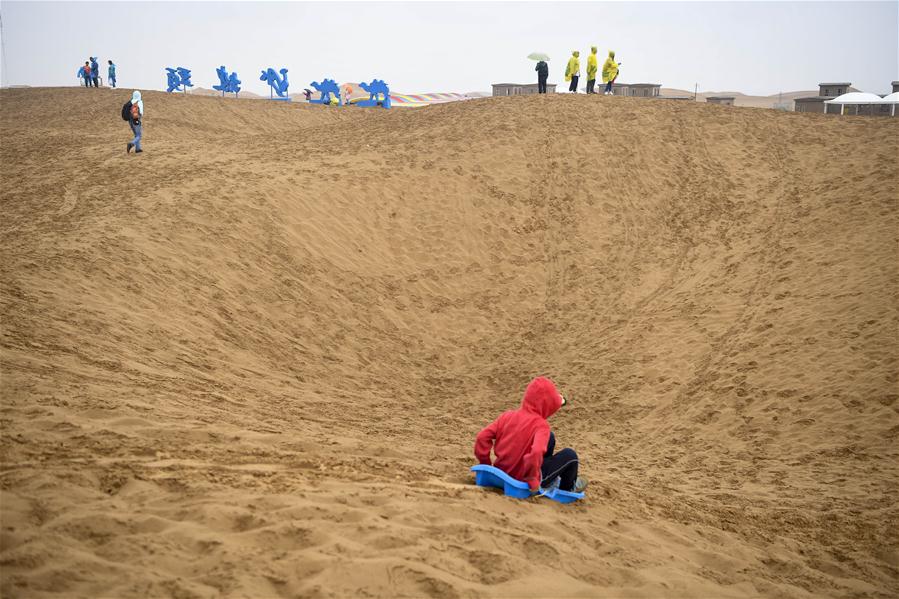 CHINA-NINGXIA-ZHONGWEI-DESERT-TOURISM (CN)