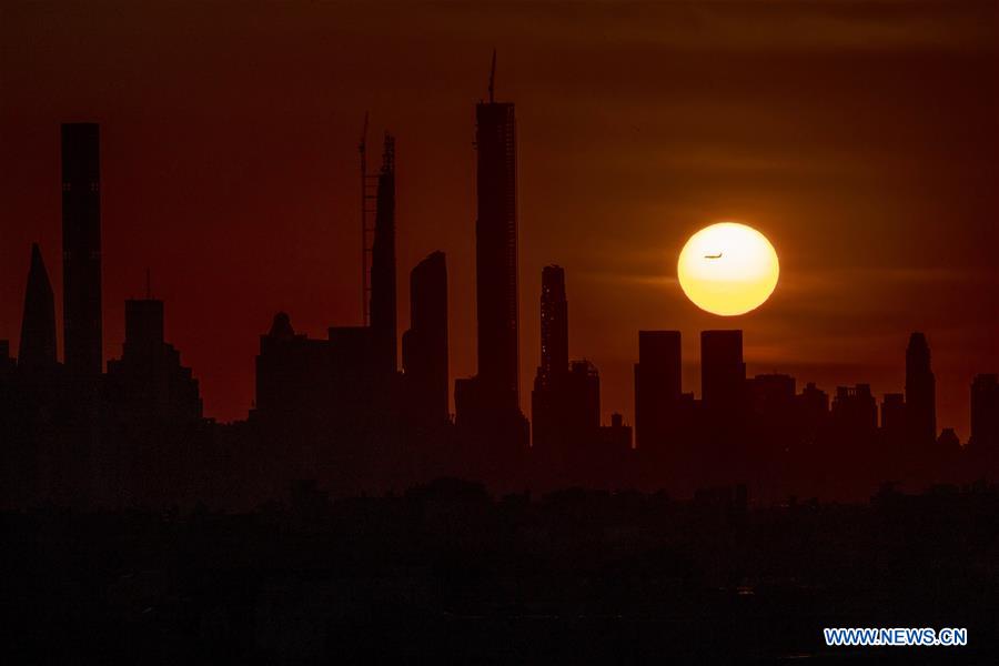 U.S.-NEW YORK-SUNSET