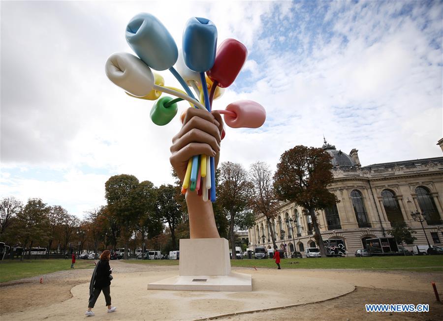 FRANCE-PARIS-SCULPTURE-BOUQUET OF TULIPS