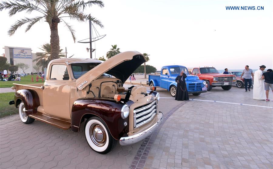 KUWAIT-KUWAIT CITY-VINTAGE CAR-SHOW