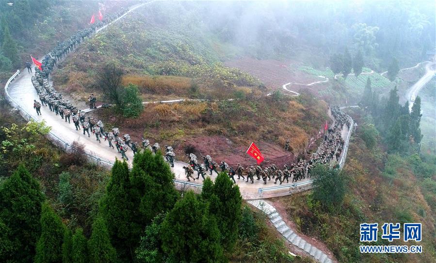 （新华全媒头条·图文互动）（13）备战踏上新起点，练兵展现新气象——2018中国军队新年开训全景大扫描