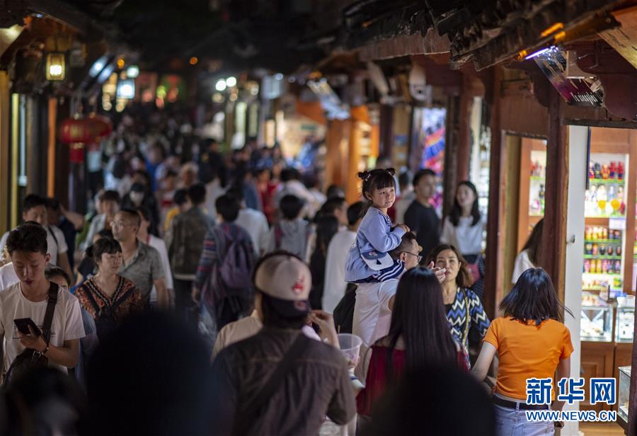 （壮丽70年·奋斗新时代——记者再走长征路·图文互动）（6）丽江古城的红色记忆