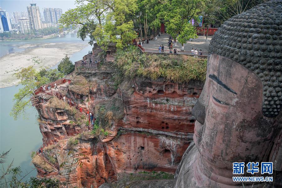 （社会）（1）乐山大佛景区恢复开放