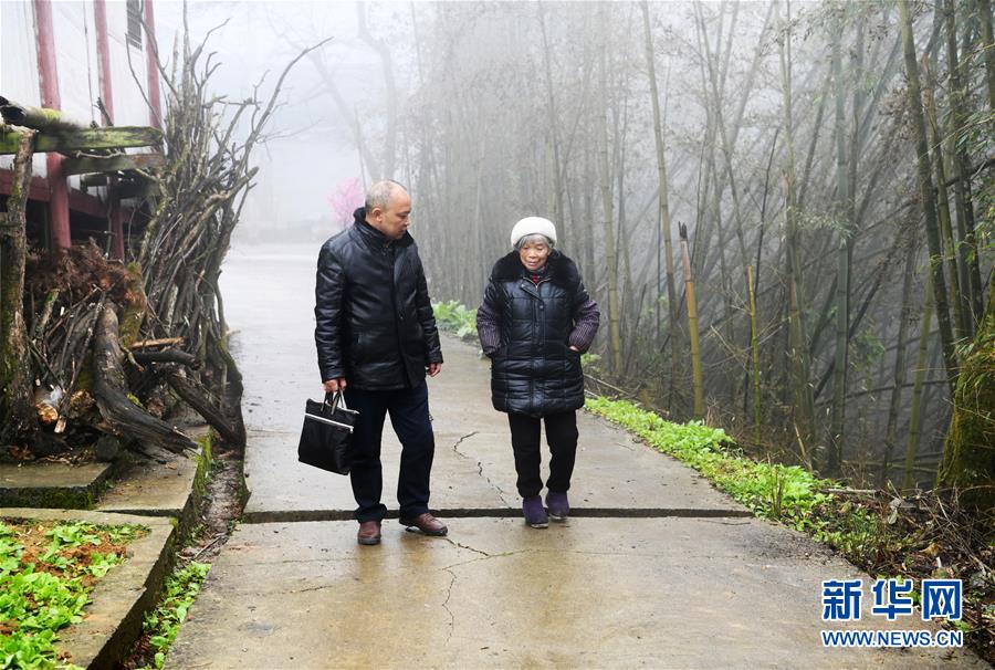 （新华全媒头条·图文互动）（10）来自大山深处的“移民管家”——记贵州正安县瑞濠街道办事处主任吴太玺