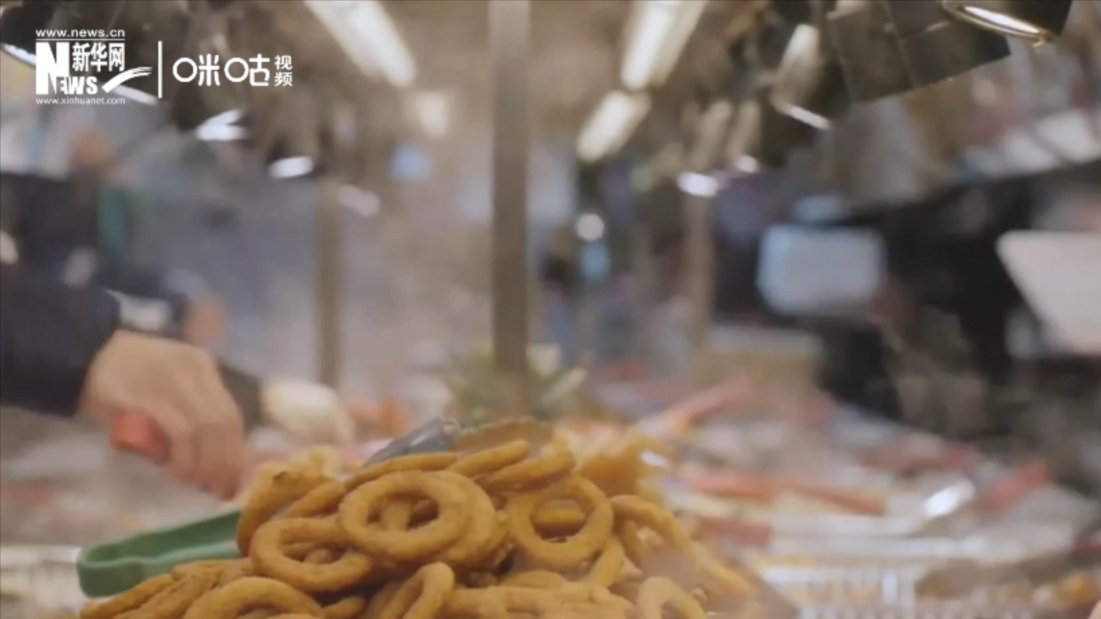 成吨的粮食遭到损失或浪费，同时也有很多人正在挨饿